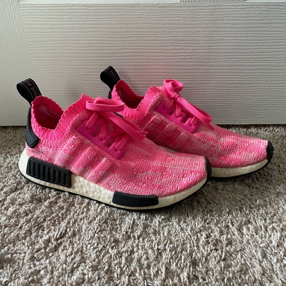Adidas hot pink NMD R1